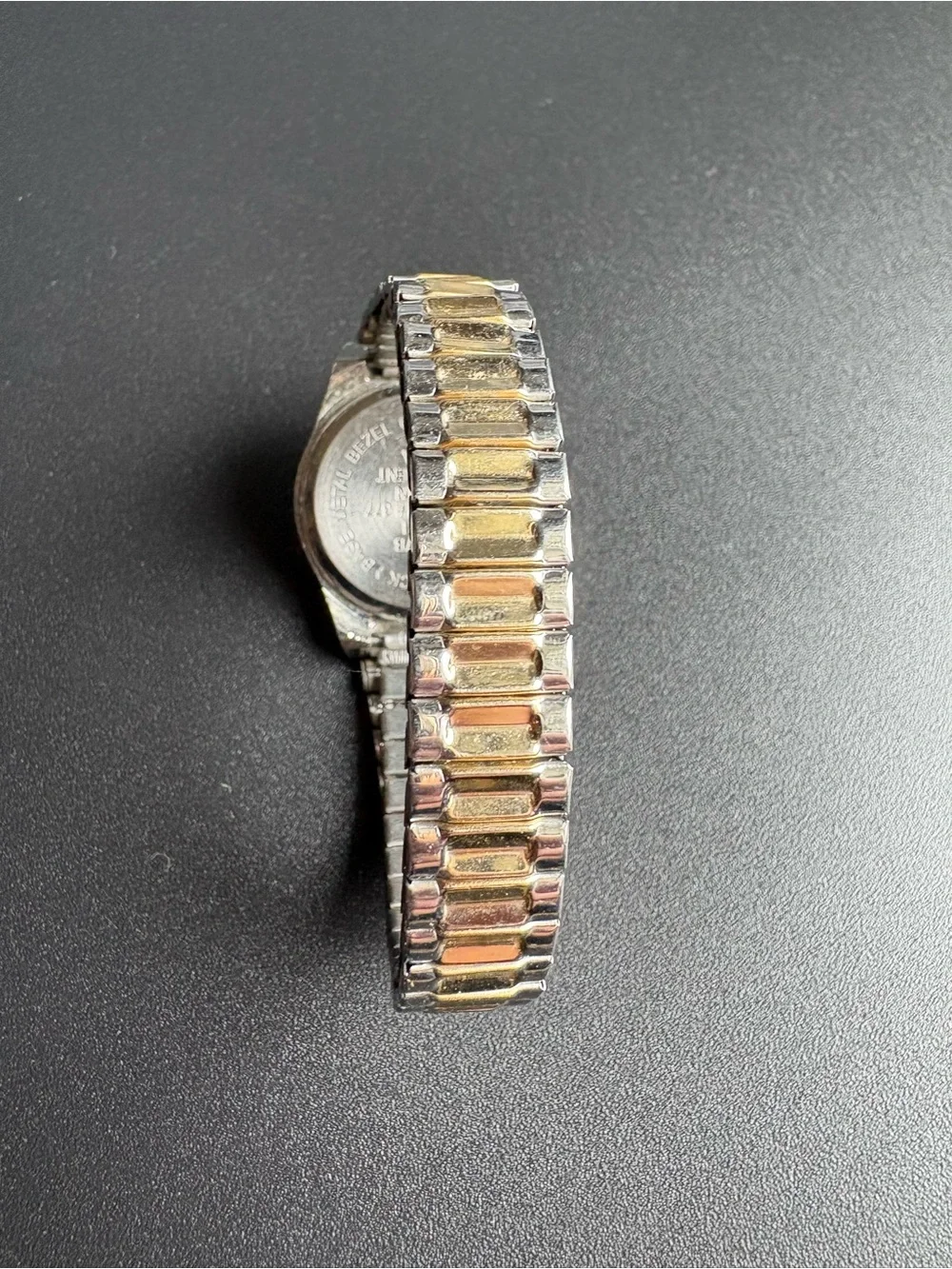 Two-Tone Quartz Wristwatch -‎ Gold & Silver
